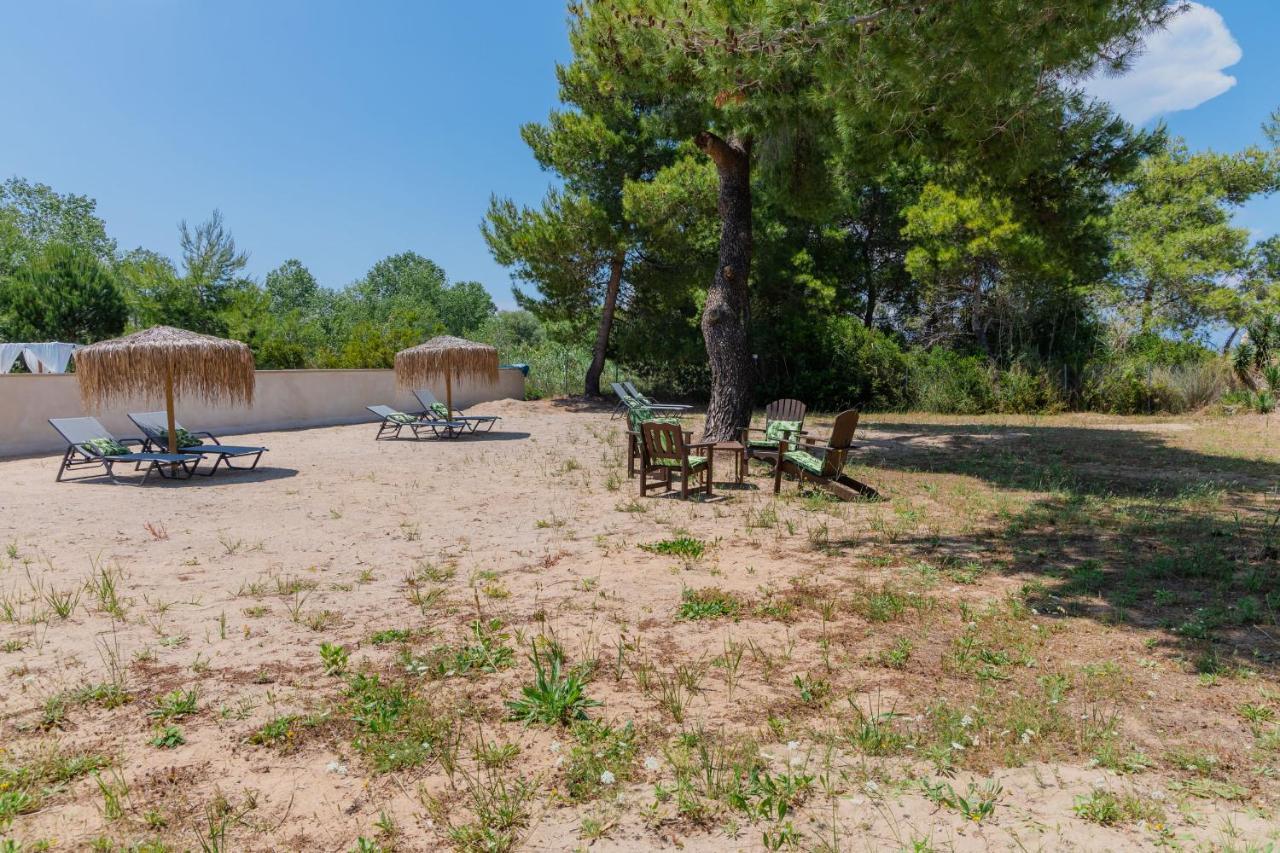 Villa Sunrise Villa, - Garden Gate Opens Onto The Potamion