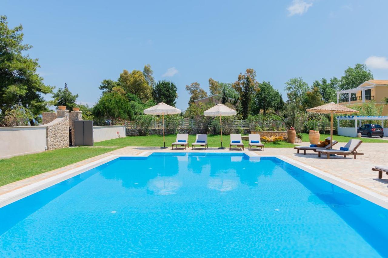 Sunrise Villa, - Garden Gate Opens Onto The Willa *