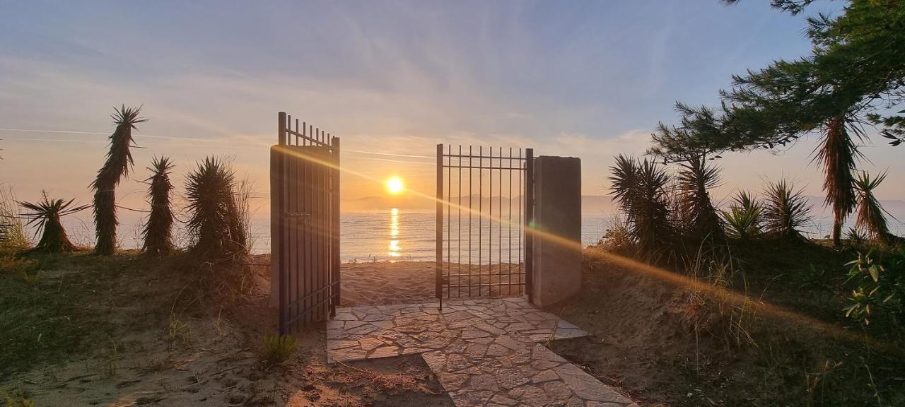 Villa Sunrise Villa, - Garden Gate Opens Onto The *